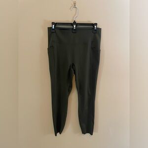 ALL IN MOTION olive green leggings, Sz M, EUC, mid calf length, side pockets